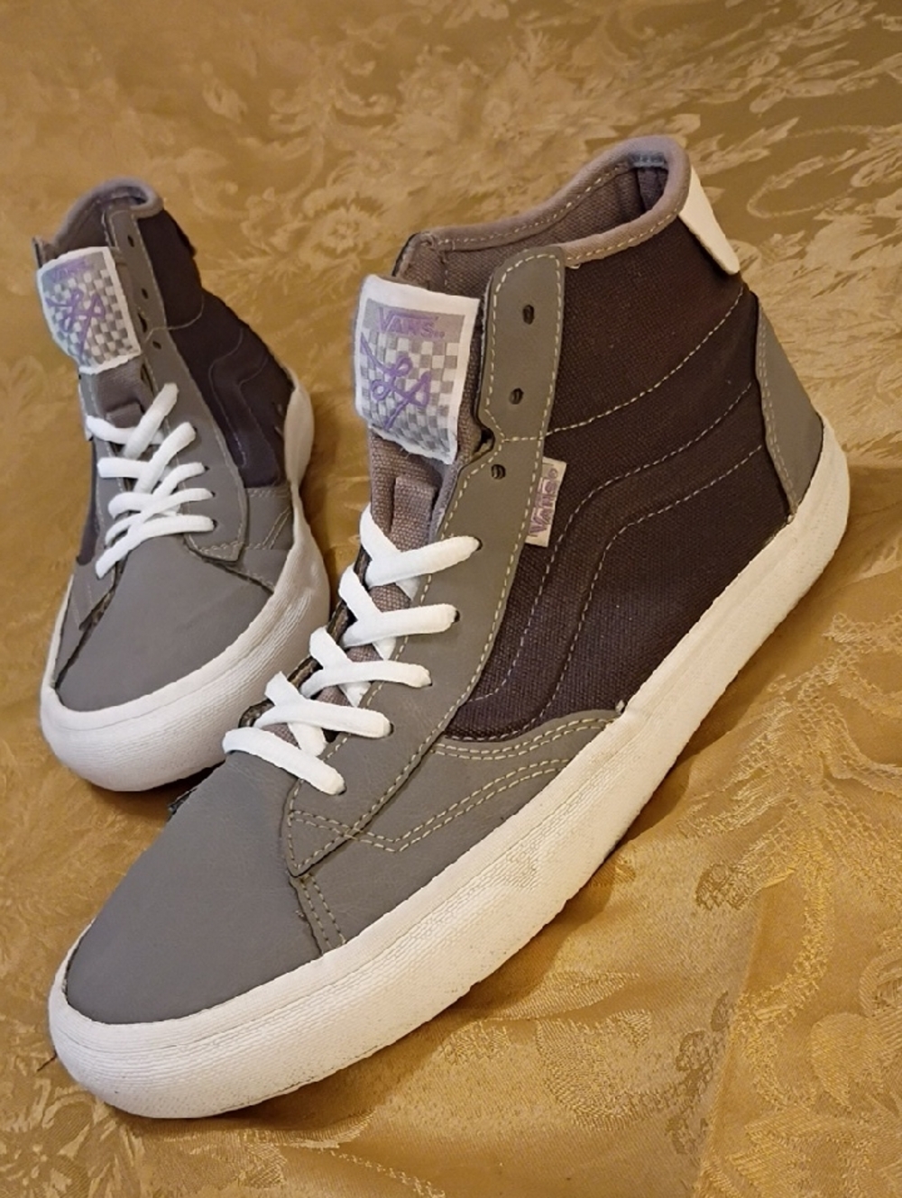VANS Men's High-Top Sneakers in Gray and White Women's 8.5 Men's 7.0